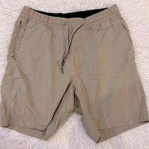 Khaki lululemon bowline short, size L